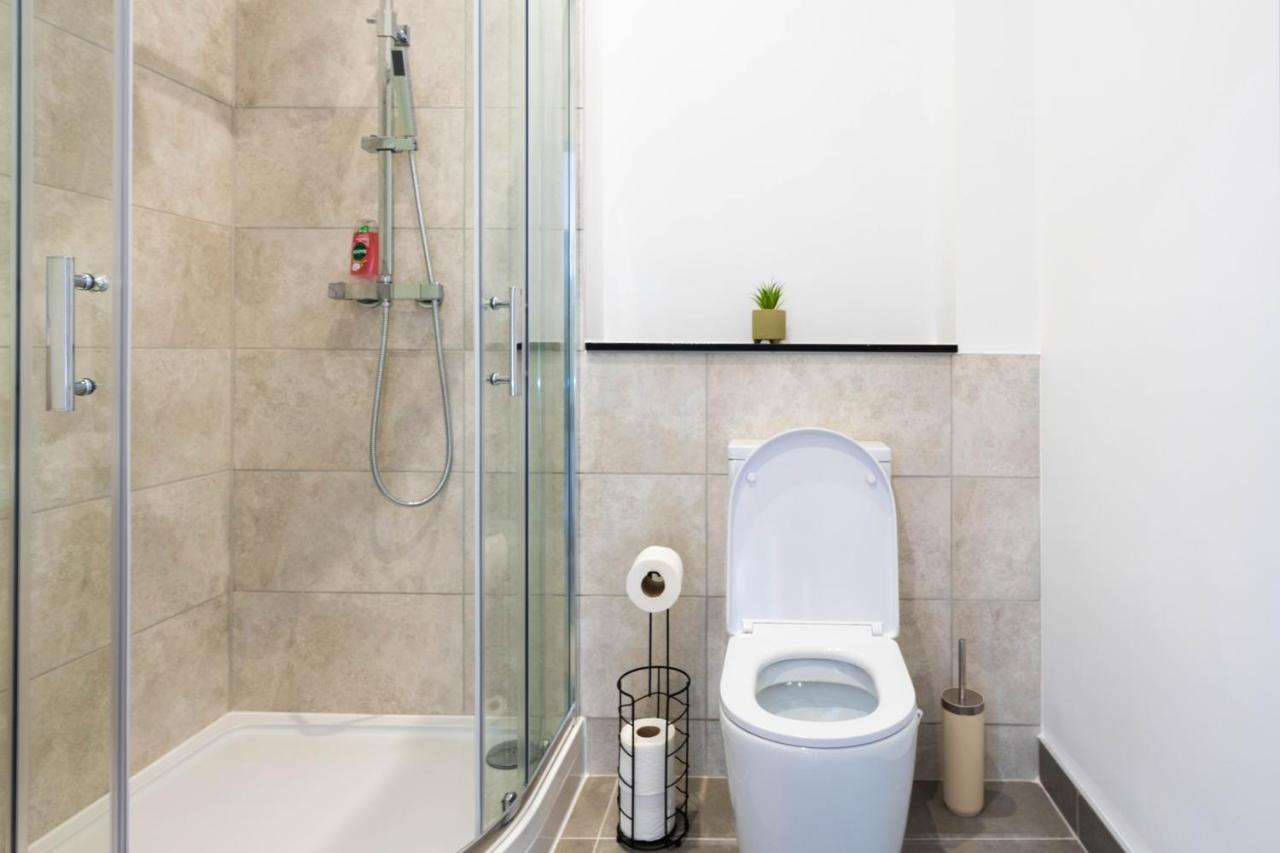 Stunning Townhouse With Pool Table Villa Birmingham Ngoại thất bức ảnh